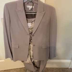 Casual Corner Pant Suit set
